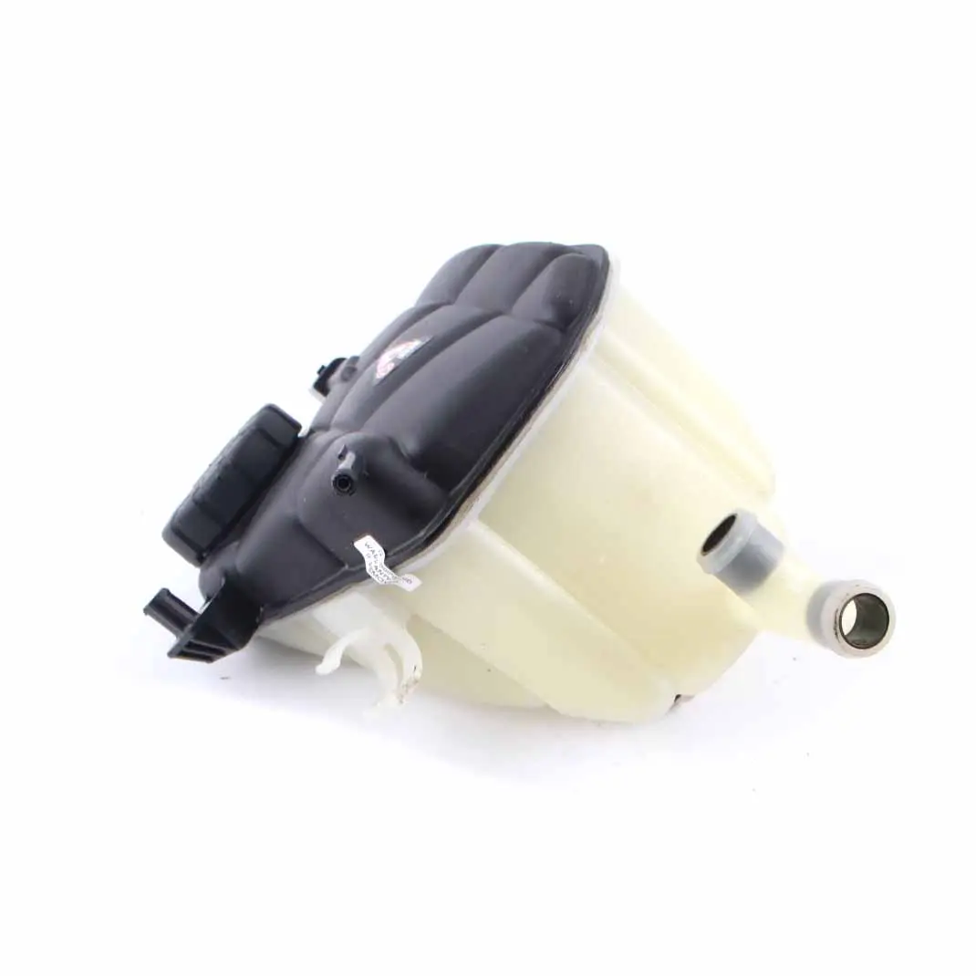 Réservoir d'expansion du liquide de refroidissement pour Mercedes W164 à propos du numéro de pièce A1645000049 Mercedes W164 Réservoir d'expansion du liquide de refroidissement - SKU A1645000049 - Numéro de pièce A1645000049