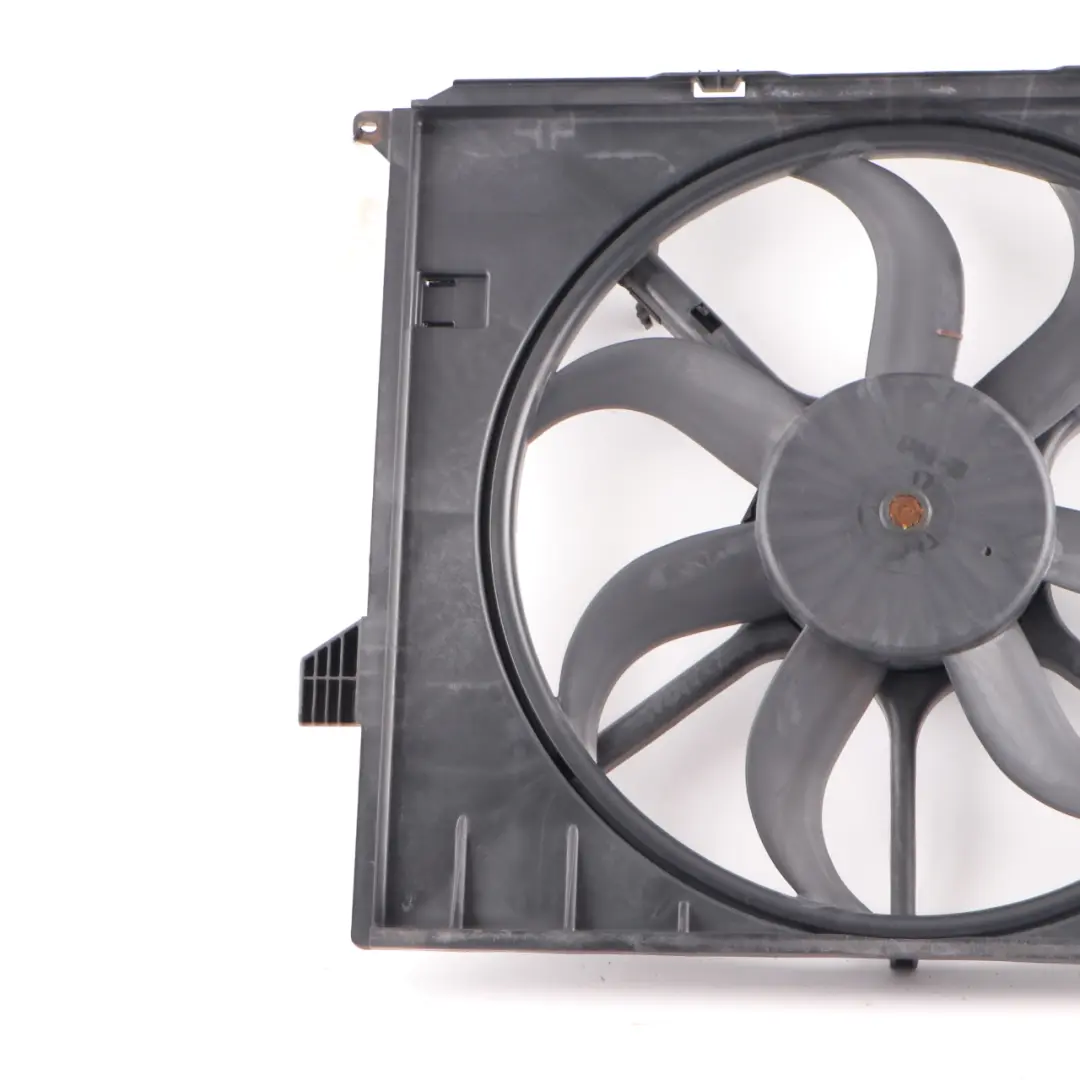 OM642 Motor Refrigeración Radiador Ventilador 600W para Mercedes ML W164 con número de pieza A1645000193 Mercedes ML W164 OM642 Motor Refrigeración Radiador Ventilador 600W - SKU A1645000193 - Número de pieza A1645000193