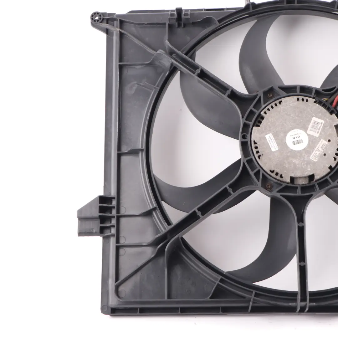 OM642 Motor Refrigeración Radiador Ventilador 600W para Mercedes ML W164 con número de pieza A1645000193 Mercedes ML W164 OM642 Motor Refrigeración Radiador Ventilador 600W - SKU A1645000193 - Número de pieza A1645000193