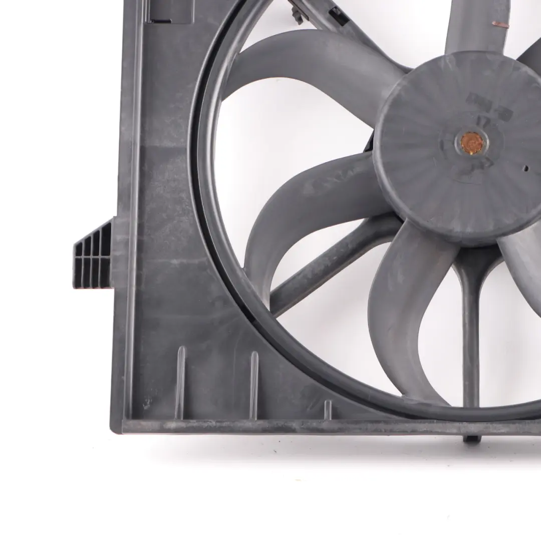 OM642 Motor Refrigeración Radiador Ventilador 600W para Mercedes ML W164 con número de pieza A1645000193 Mercedes ML W164 OM642 Motor Refrigeración Radiador Ventilador 600W - SKU A1645000193 - Número de pieza A1645000193