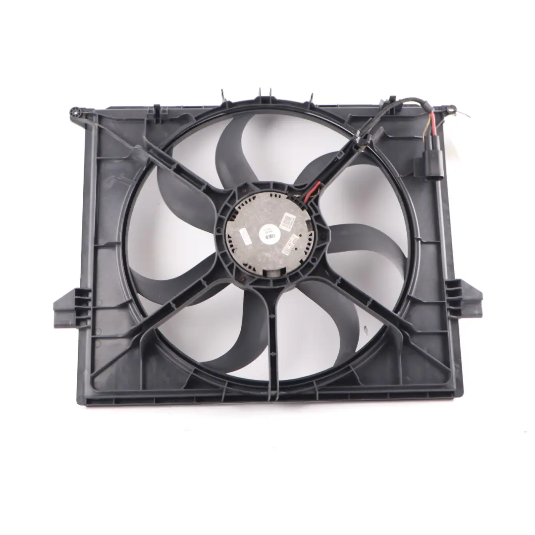 OM642 Motore raffreddamento Radiatore Fan 600W per Mercedes ML W164 con numero di parte A1645000193 Mercedes ML W164 OM642 Motore raffreddamento Radiatore Fan 600W - SKU A1645000193 - Numero di parte A1645000193