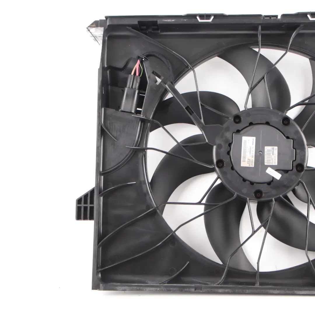 Radiateur refroidissement moteur essence Ventilateur pour Mercedes W164 à propos du numéro de pièce A1645000493 Mercedes W164 Radiateur refroidissement moteur essence Ventilateur - SKU A1645000493 - Numéro de pièce A1645000493