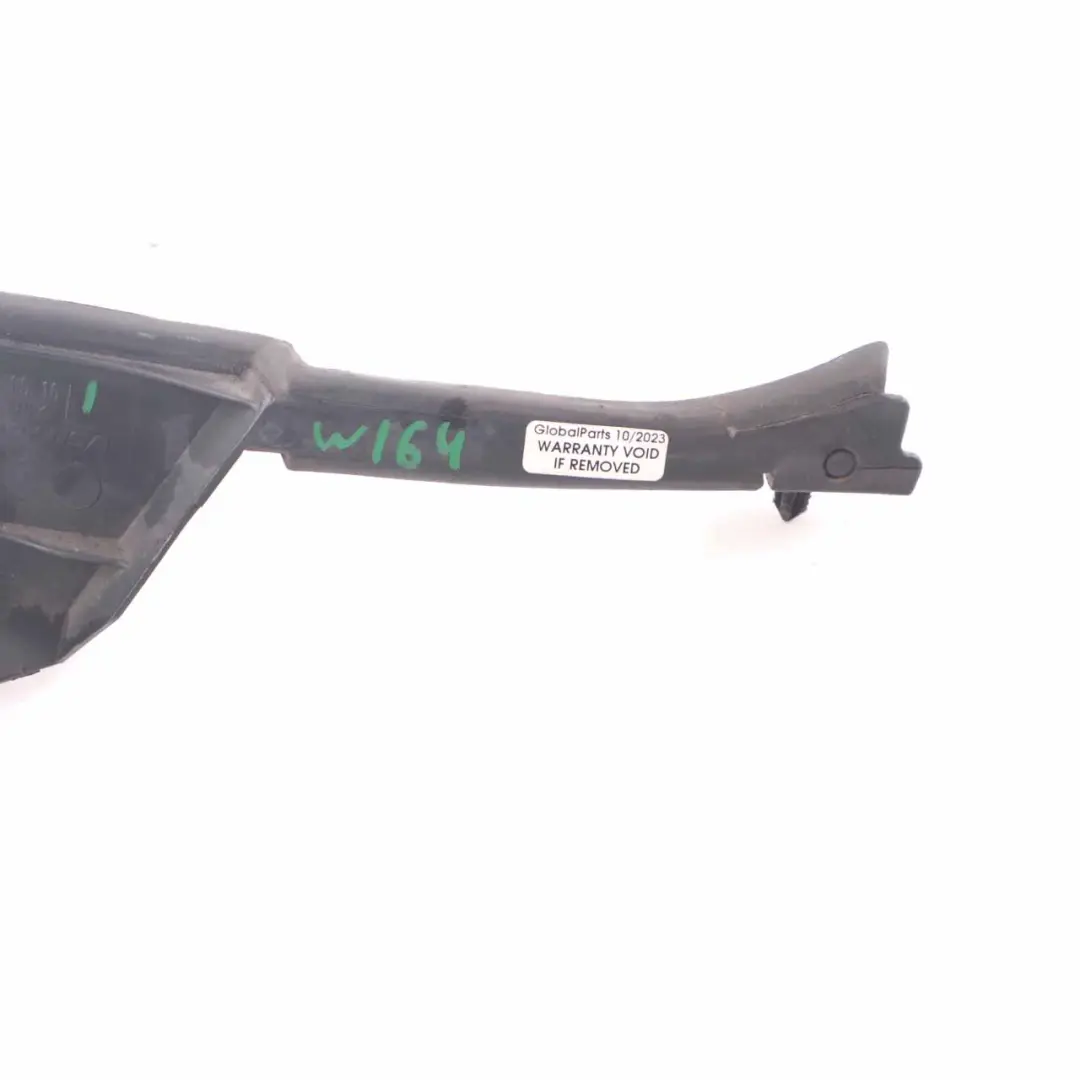 Osłona Wlotu Powietrza Chłodnicy Lewa do Mercedes ML W164 o numerze A1645001516 Mercedes ML W164 Osłona Wlotu Powietrza Chłodnicy Lewa - SKU A1645001516 - Numer Części A1645001516