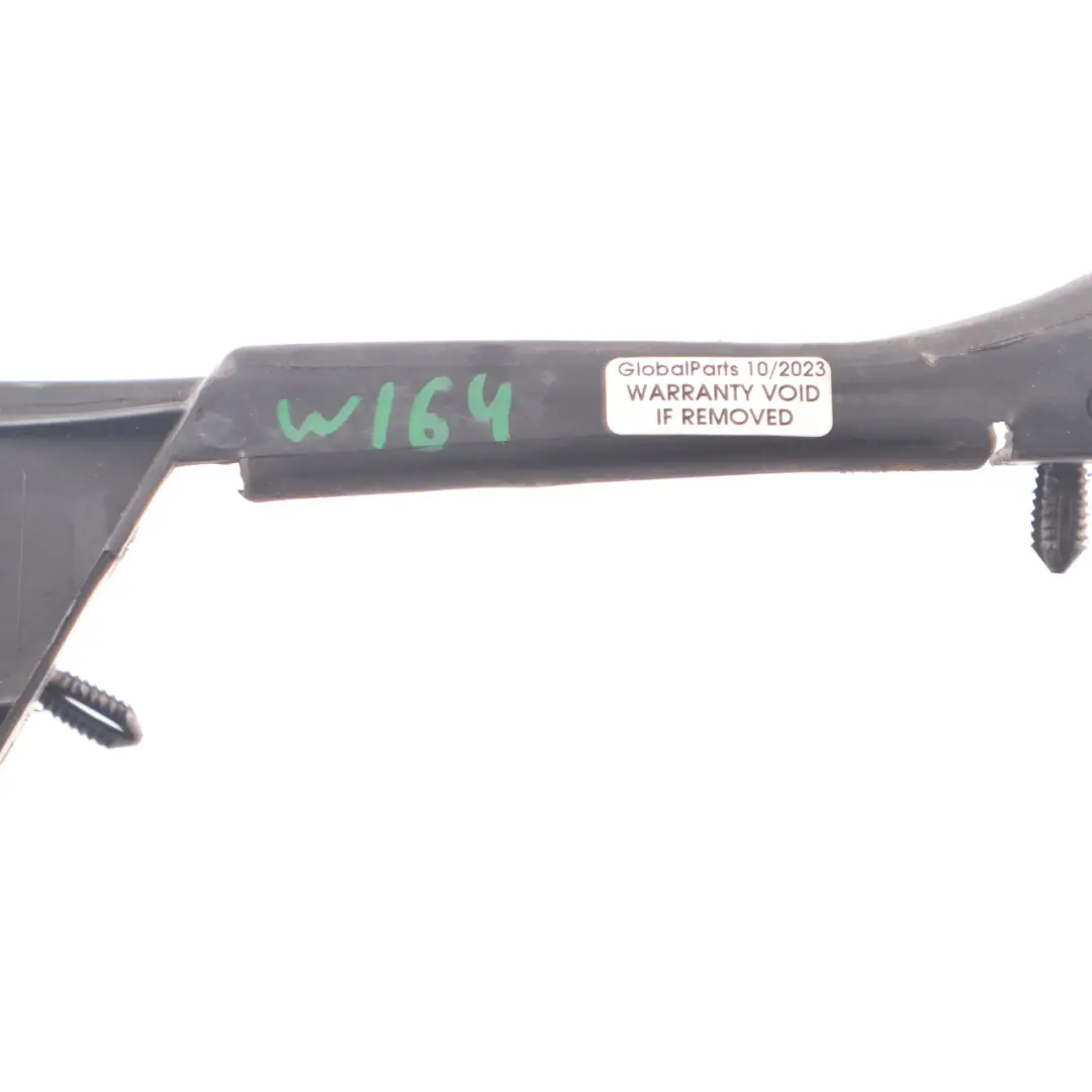 Kühler Luftleitblech Kanalführung Links Abdeckung für Mercedes ML W164 mit Teilenummer A1645001516 Mercedes ML W164 Kühler Luftleitblech Kanalführung Links Abdeckung - SKU A1645001516 - Teilenummer A1645001516