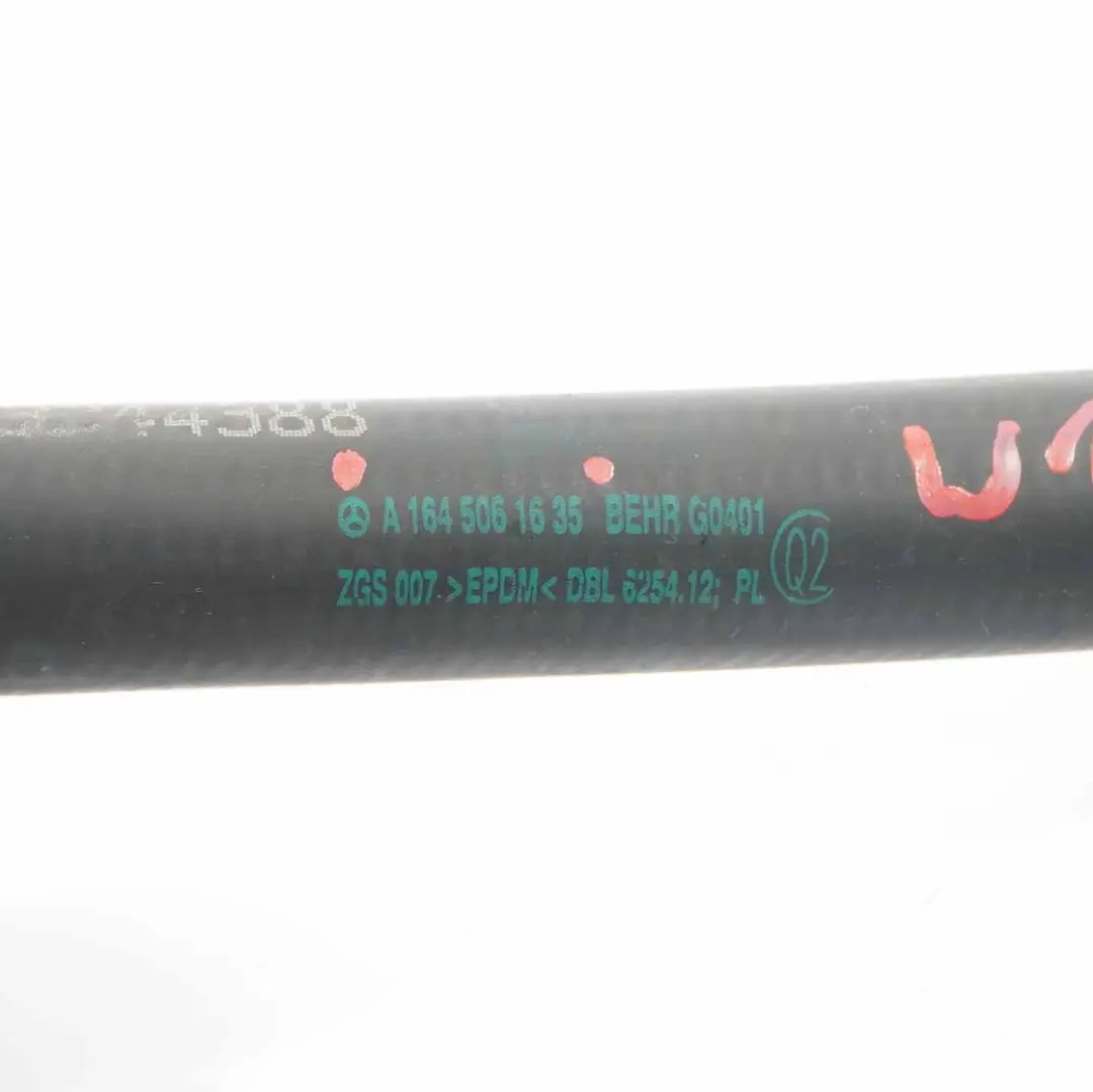 Tuyau de refroidissement de l'unité de l'eau pour Mercedes ML W164 à propos du numéro de pièce A1645061635 Mercedes ML W164 Tuyau de refroidissement de l'unité de l'eau - SKU A1645061635 - Numéro de pièce A1645061635