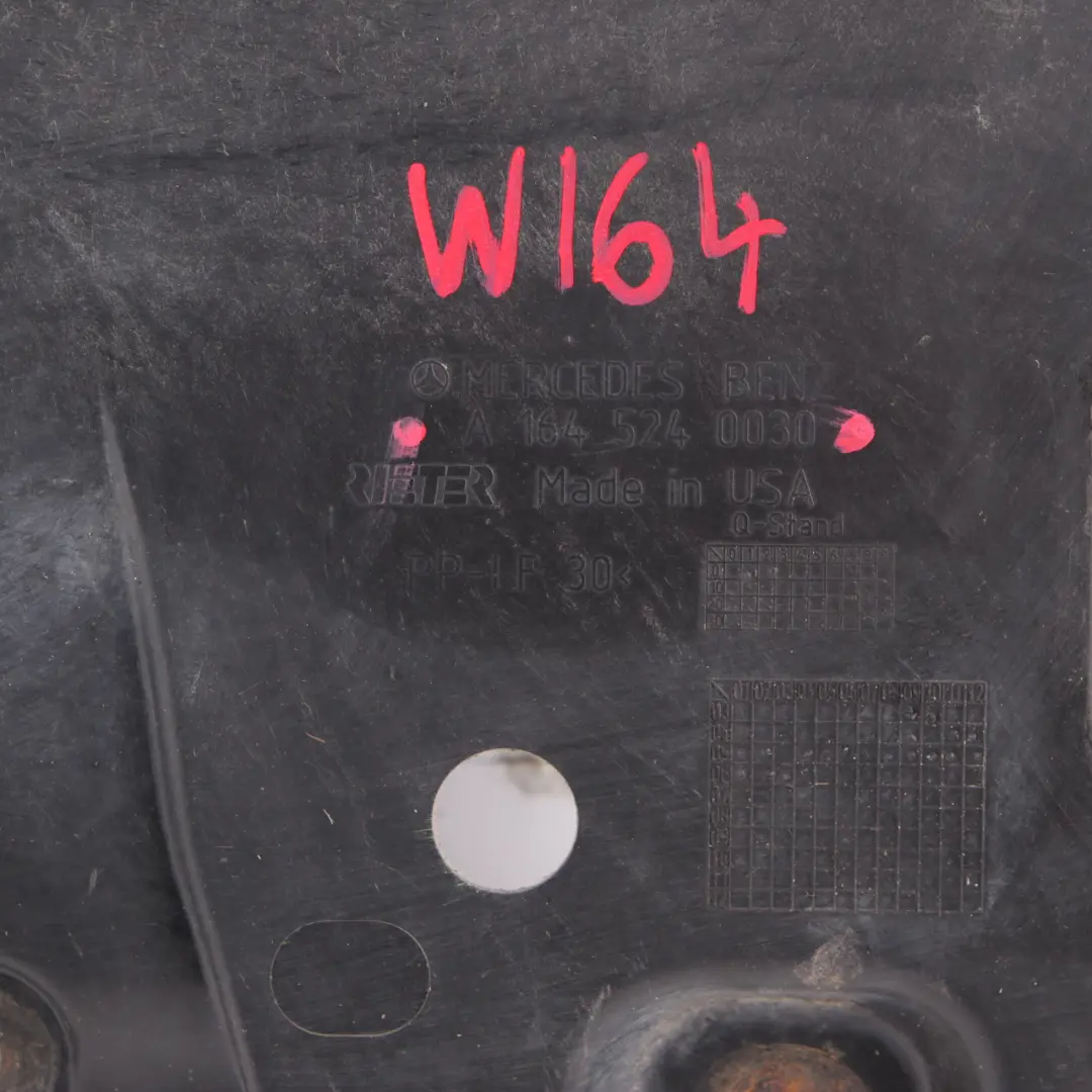 Unterflurabdeckung Mercedes W164 Isolierung vordere Motorverkleidung für mit Teilenummer A1645240030 Unterflurabdeckung Mercedes W164 Isolierung vordere Motorverkleidung - SKU A1645240030 - Teilenummer A1645240030