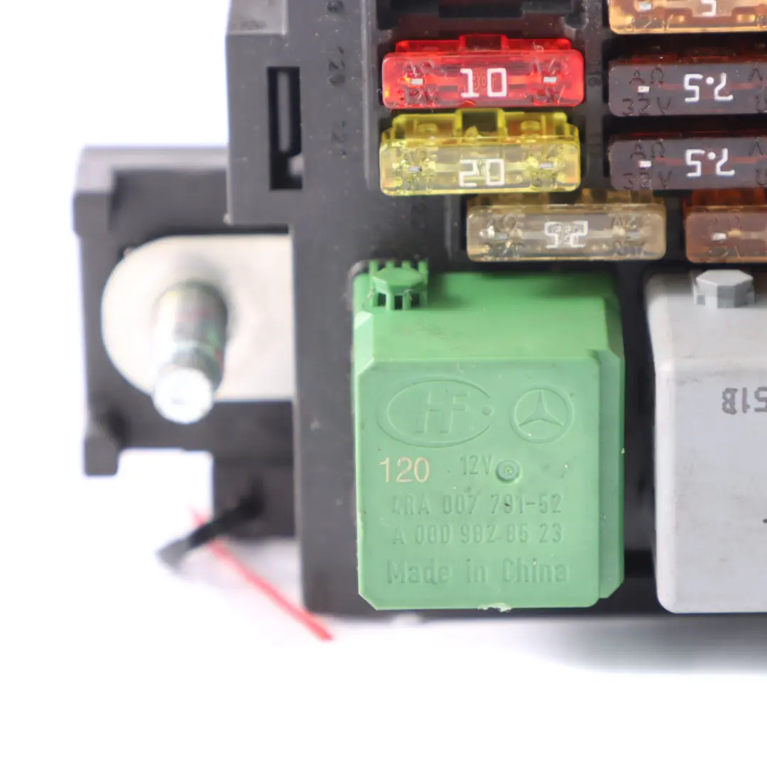 Vorne Sicherungs kasten SAM Relais Steuergerät Modul für Mercedes W164 mit Teilenummer A1645400072 Mercedes W164 Vorne Sicherungs kasten SAM Relais Steuergerät Modul - SKU A1645400072 - Teilenummer A1645400072