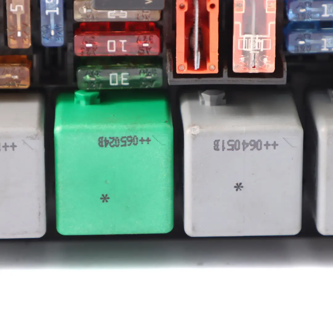 Front Fuse Box SAM Relay Control Unit Module to Mercedes ML W164 with Part number A1645400072 Mercedes ML W164 Front Fuse Box SAM Relay Control Unit Module - SKU A1645400072 - Part number A1645400072