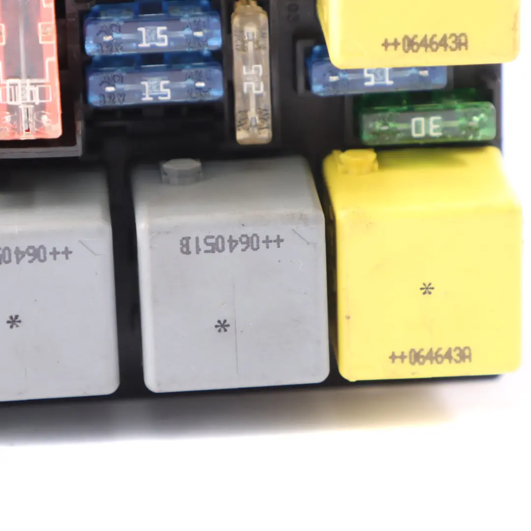 Scatola fusibili anteriore SAM Modulo unità relè per Mercedes ML W164 con numero di parte A1645400072 Mercedes ML W164 Scatola fusibili anteriore SAM Modulo unità relè - SKU A1645400072 - Numero di parte A1645400072
