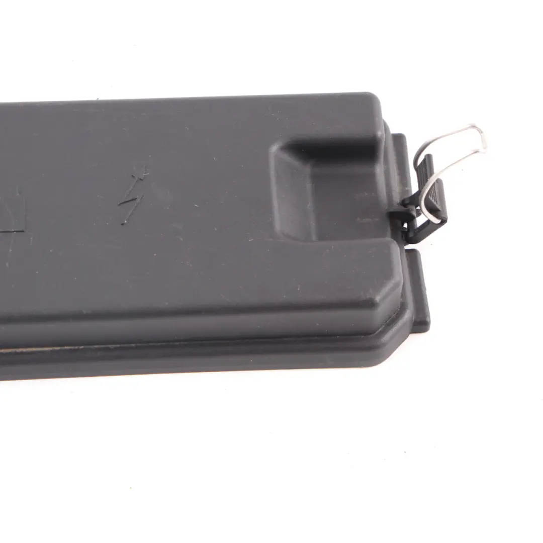 Tapa de la caja de fusibles para Mercedes ML W164 GL X164 con número de pieza A1645400182 Mercedes ML W164 GL X164 Tapa de la caja de fusibles - SKU A1645400182 - Número de pieza A1645400182