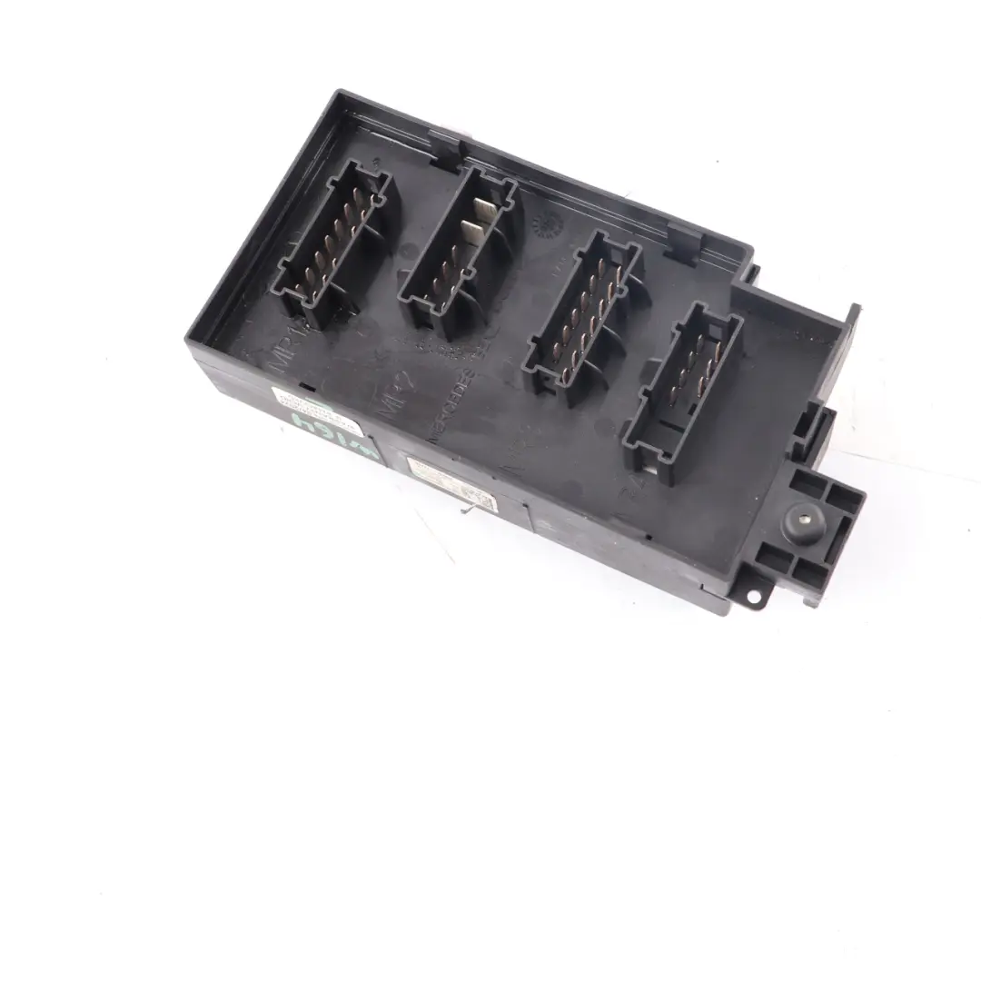 Sicherungs Kasten Halterung für Mercedes W164 mit Teilenummer A1645402972 Mercedes W164 Sicherungs Kasten Halterung - SKU A1645402972 - Teilenummer A1645402972