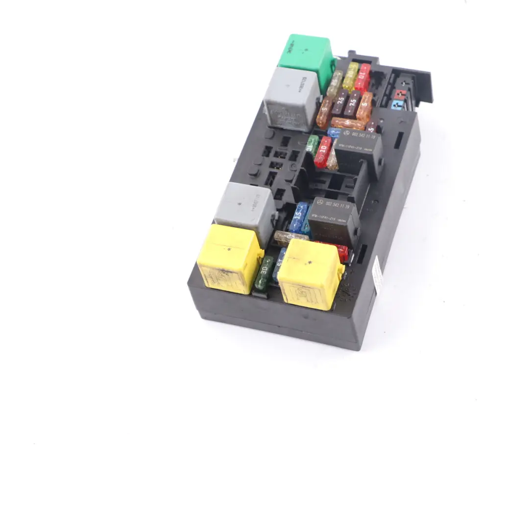 Sicherungs Kasten Halterung für Mercedes W164 mit Teilenummer A1645402972 Mercedes W164 Sicherungs Kasten Halterung - SKU A1645402972 - Teilenummer A1645402972