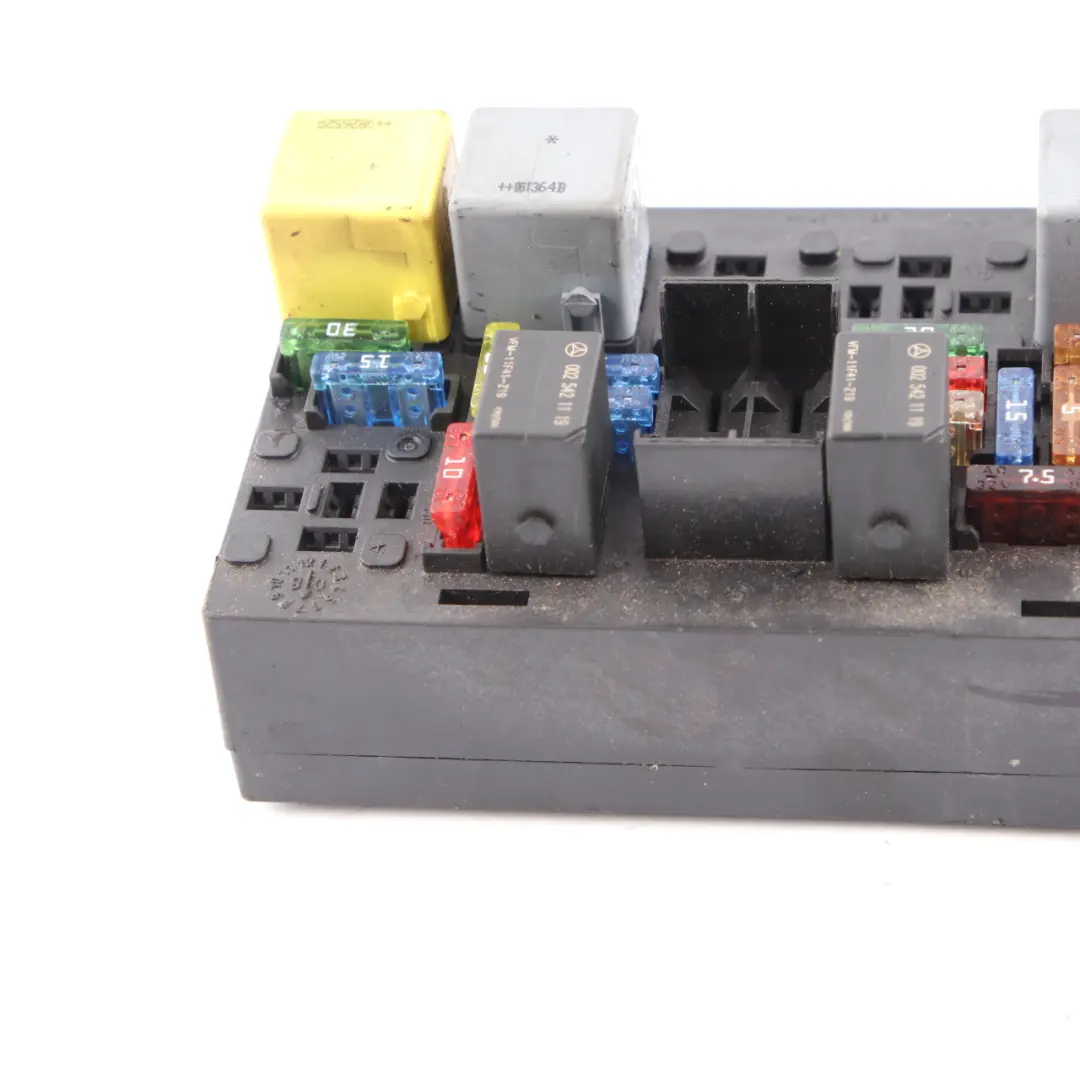 Fuse Box Relay Control Unit Module to Mercedes ML W164 with Part number A1645403272 Mercedes ML W164 Fuse Box Relay Control Unit Module - SKU A1645403272 - Part number A1645403272