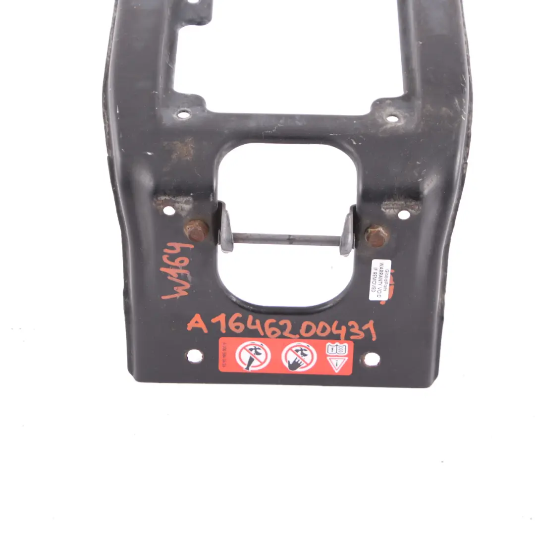 Support de fixation de panneau avant raidisseur pour Mercedes ML W164 à propos du numéro de pièce A1646200431 Mercedes ML W164 Support de fixation de panneau avant raidisseur - SKU A1646200431 - Numéro de pièce A1646200431