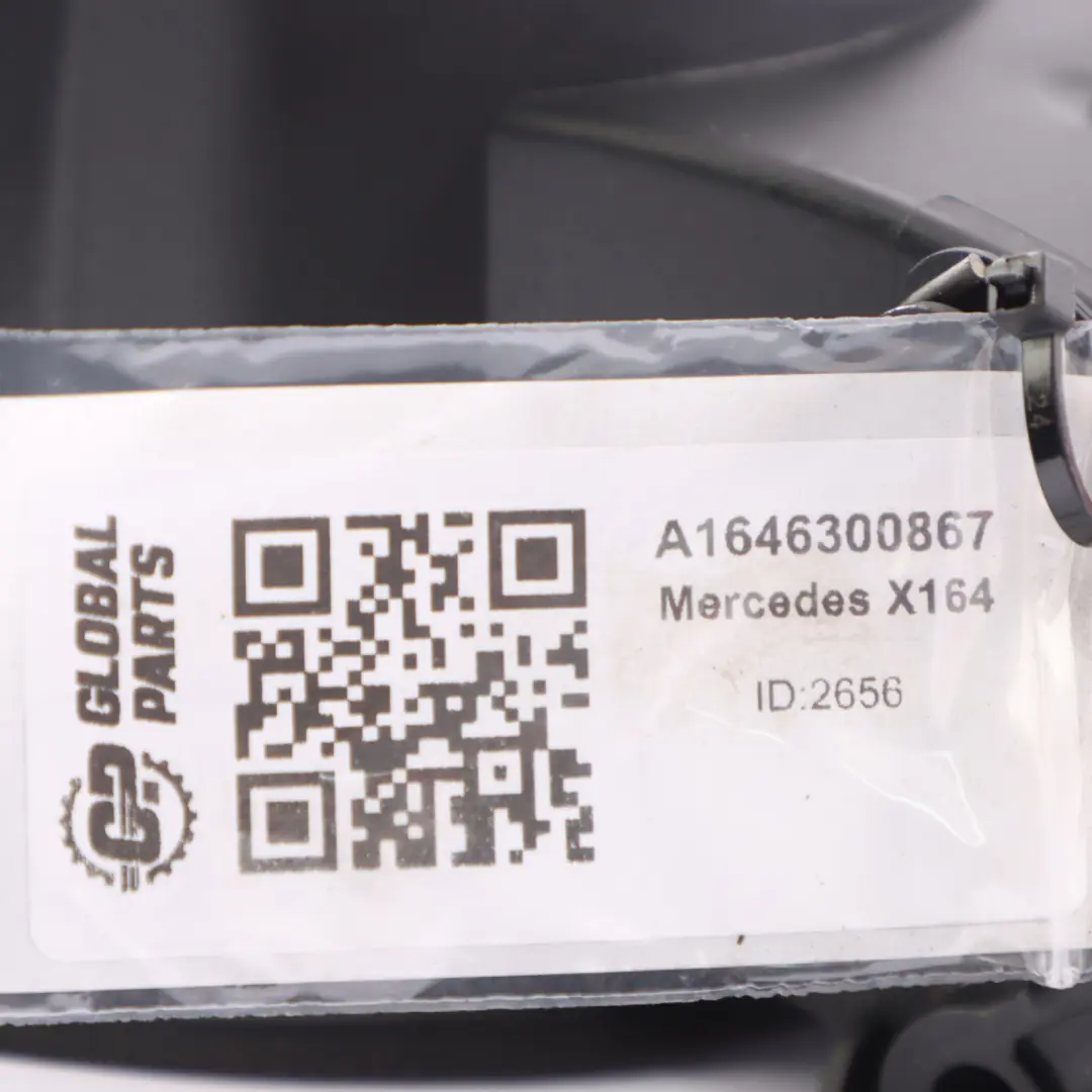 Klapka Wlewu Paliwa do Mercedes X164 o numerze A1646300867 Mercedes X164 Klapka Wlewu Paliwa - SKU A1646300867 - Numer Części A1646300867