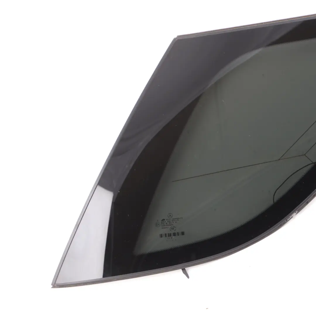 Vitrage Arrière Droit Aile Triangle Teinté AS3 pour Mercedes W164 à propos du numéro de pièce A1646701611 Mercedes W164 Vitrage Arrière Droit Aile Triangle Teinté AS3 - SKU A1646701611 - Numéro de pièce A1646701611