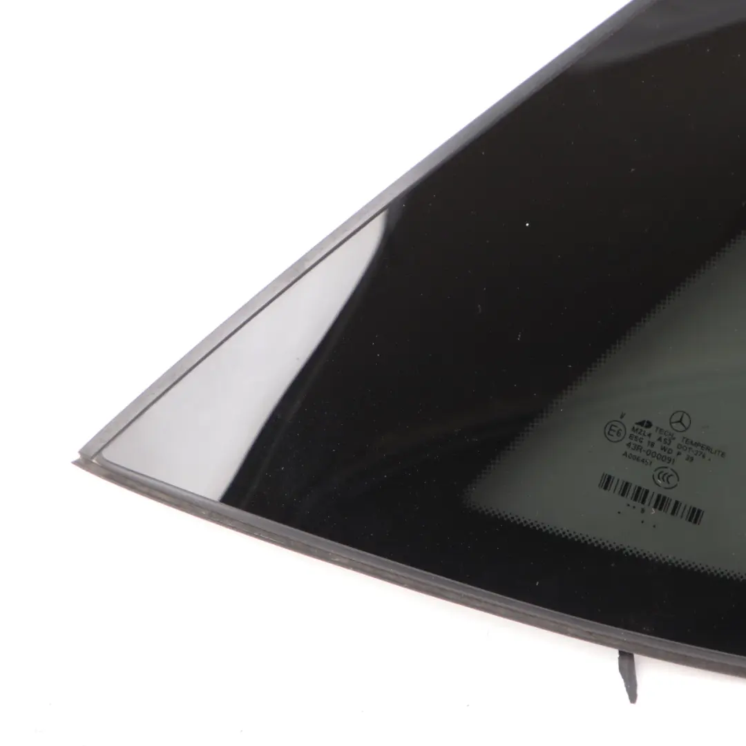 Vitrage Arrière Droit Aile Triangle Teinté AS3 pour Mercedes W164 à propos du numéro de pièce A1646701611 Mercedes W164 Vitrage Arrière Droit Aile Triangle Teinté AS3 - SKU A1646701611 - Numéro de pièce A1646701611