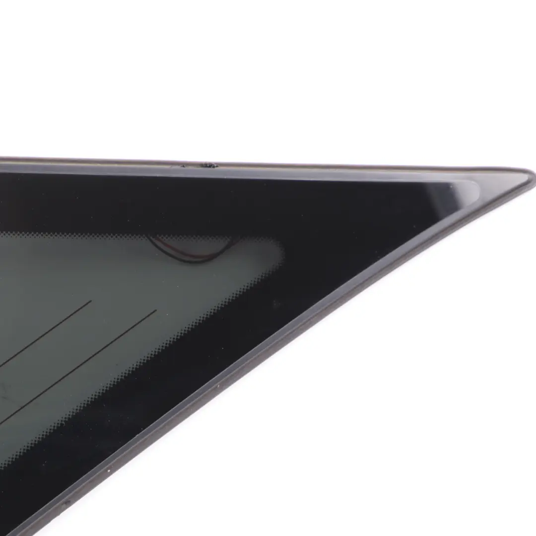 Vitrage Arrière Droit Aile Triangle Teinté AS3 pour Mercedes W164 à propos du numéro de pièce A1646701611 Mercedes W164 Vitrage Arrière Droit Aile Triangle Teinté AS3 - SKU A1646701611 - Numéro de pièce A1646701611