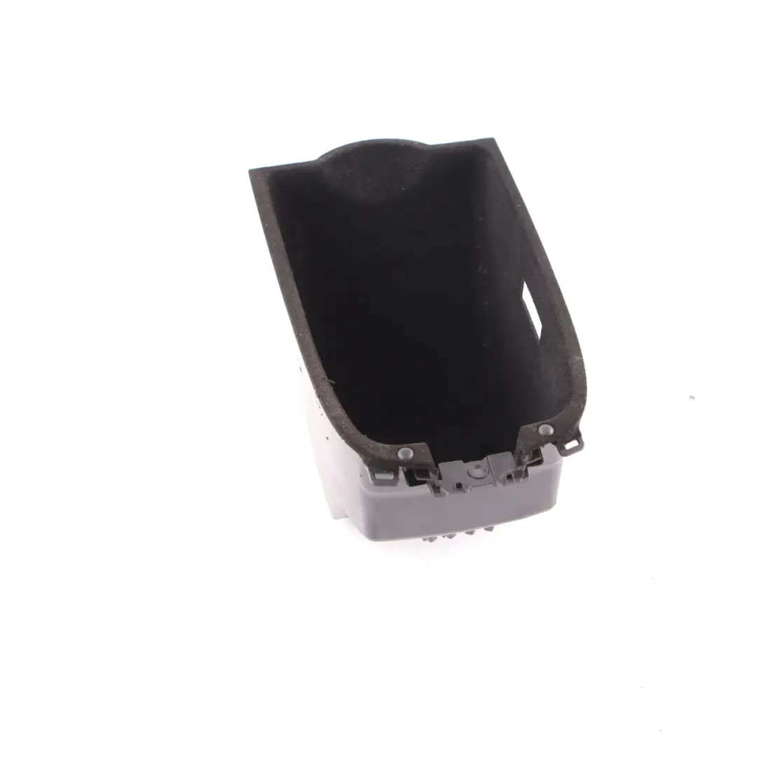 Vassoio Console Centrale Vassoio Coperchio Scomparto per Mercedes W164 con numero di parte A1646800110 Mercedes W164 Vassoio Console Centrale Vassoio Coperchio Scomparto - SKU A1646800110 - Numero di parte A1646800110