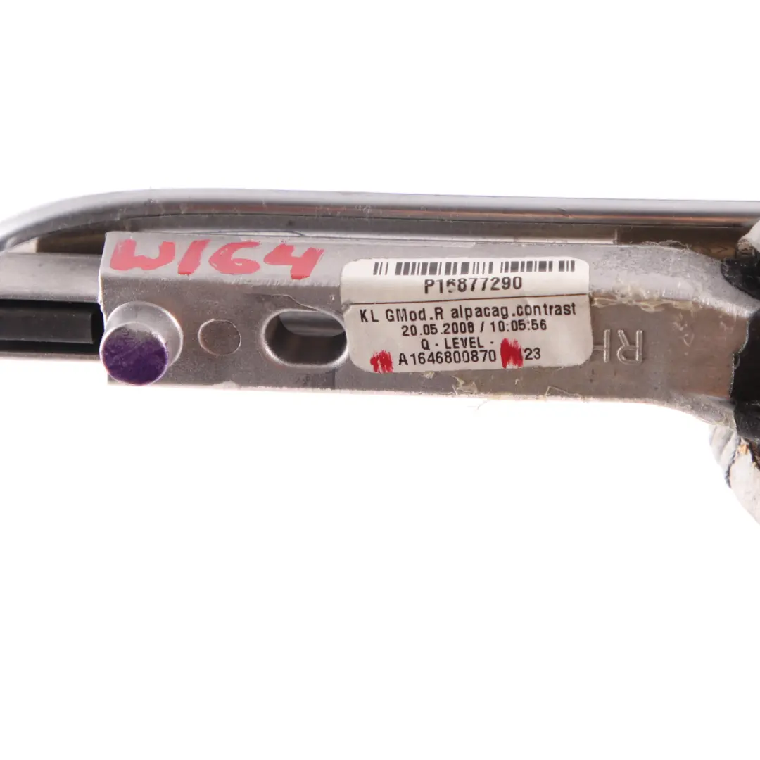 Mercedes ML W164 Maniglia console centrale destra Grigio Alpaca - SKU A1646800870 - Numero di parte A1646800870