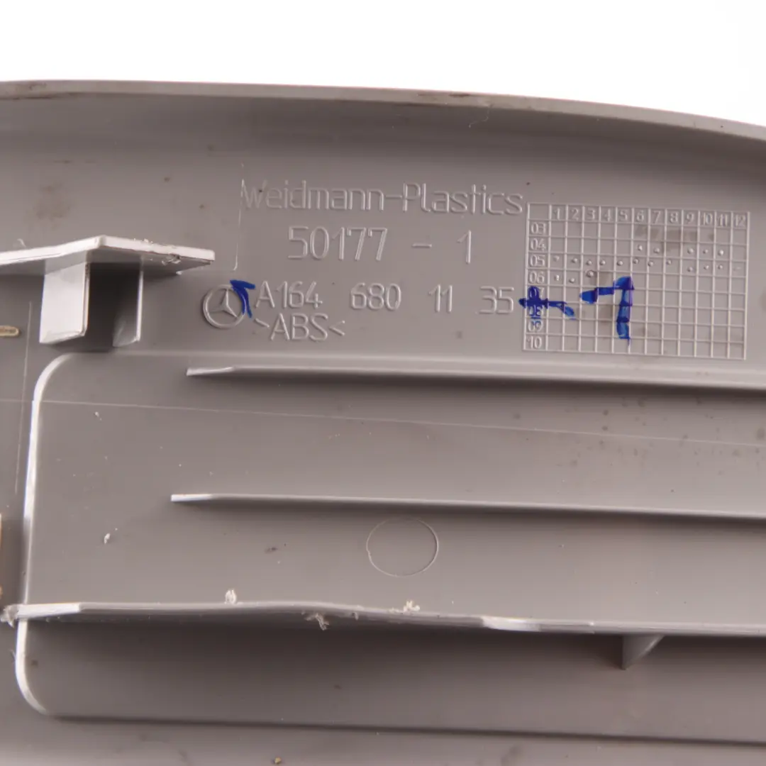 Coperchio ingresso Sill posteriore sinistro Grigio per Mercedes ML W164 con numero di parte A1646801135 Mercedes ML W164 Coperchio ingresso Sill posteriore sinistro Grigio - SKU A1646801135-1 - Numero di parte A1646801135