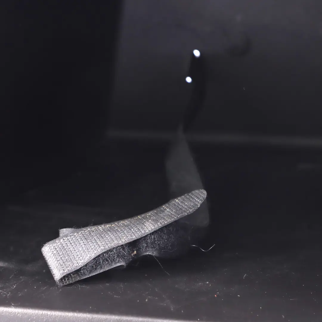 Schowek Bagażnika do Mercedes GL X164 o numerze A1646900314 Mercedes GL X164 Schowek Bagażnika - SKU A1646900314 - Numer Części A1646900314