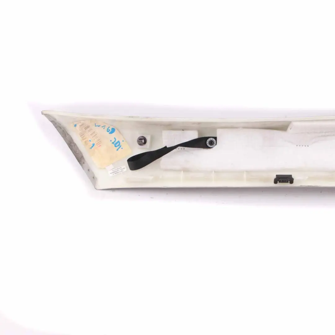 Rivestimento interno colonna montante A Grigio per Mercedes W164 con numero di parte A1646900325 Mercedes W164 Rivestimento interno colonna montante A Grigio - SKU A1646900325-1 - Numero di parte A1646900325