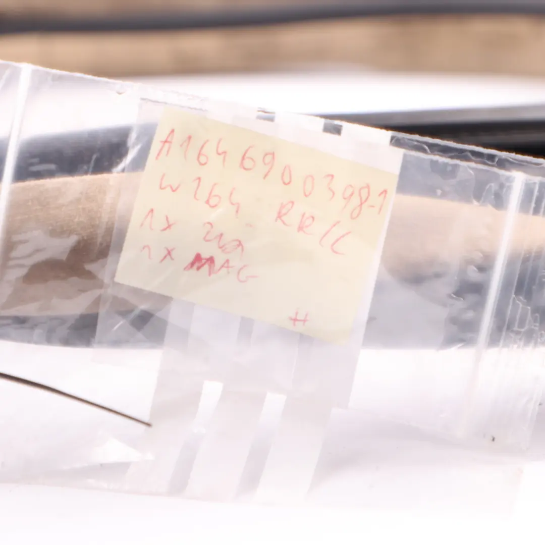 Tür Dichtung Hinten Links Rechts Wildleder Beige für Mercedes W164 mit Teilenummer A1646900398 Mercedes W164 Tür Dichtung Hinten Links Rechts Wildleder Beige - SKU A1646900398-1 - Teilenummer A1646900398