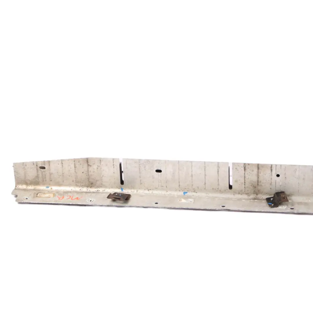 Support Plaque Seuil Porte Bas de Caisse Droit pour Mercedes W164 à propos du numéro de pièce A1646900610 Mercedes W164 Support Plaque Seuil Porte Bas de Caisse Droit - SKU A1646900610 - Numéro de pièce A1646900610