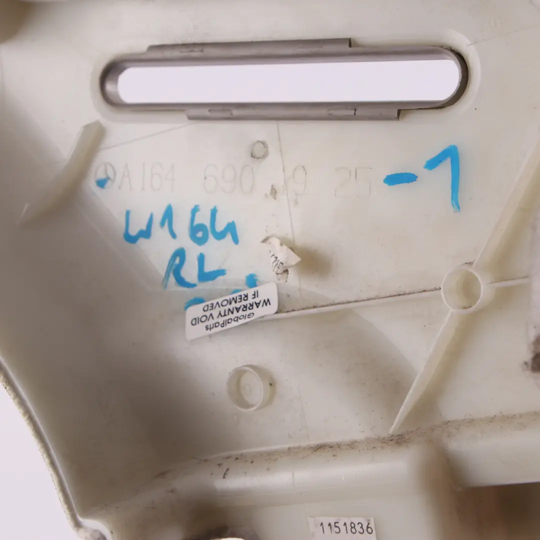 Säulen Verkleidung Koffer Raum Grau Hinten Links für Mercedes W164 C mit Teilenummer A1646901925 Mercedes W164 C Säulen Verkleidung Koffer Raum Grau Hinten Links - SKU A1646901925-1 - Teilenummer A1646901925