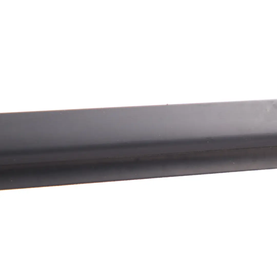 Tira De Ventana Mercedes ML W164 Moldura De Puerta Trasera Derecha para con número de pieza A1646902280 Tira De Ventana Mercedes ML W164 Moldura De Puerta Trasera Derecha - SKU A1646902280 - Número de pieza A1646902280