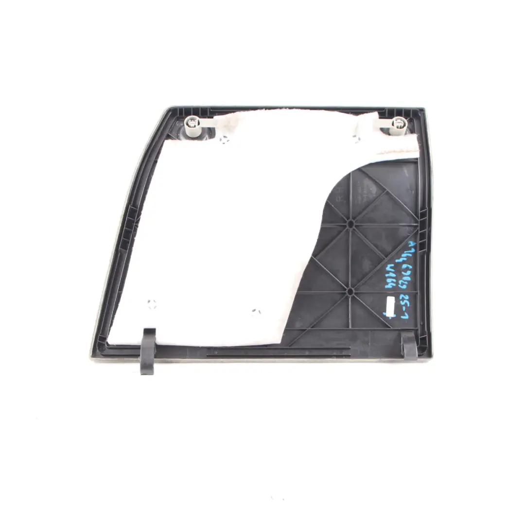 Couvercle du panneau latéral droit du coffre Gris pour Mercedes ML W164 à propos du numéro de pièce A1646903025 Mercedes ML W164 Couvercle du panneau latéral droit du coffre Gris - SKU A1646903025-1 - Numéro de pièce A1646903025