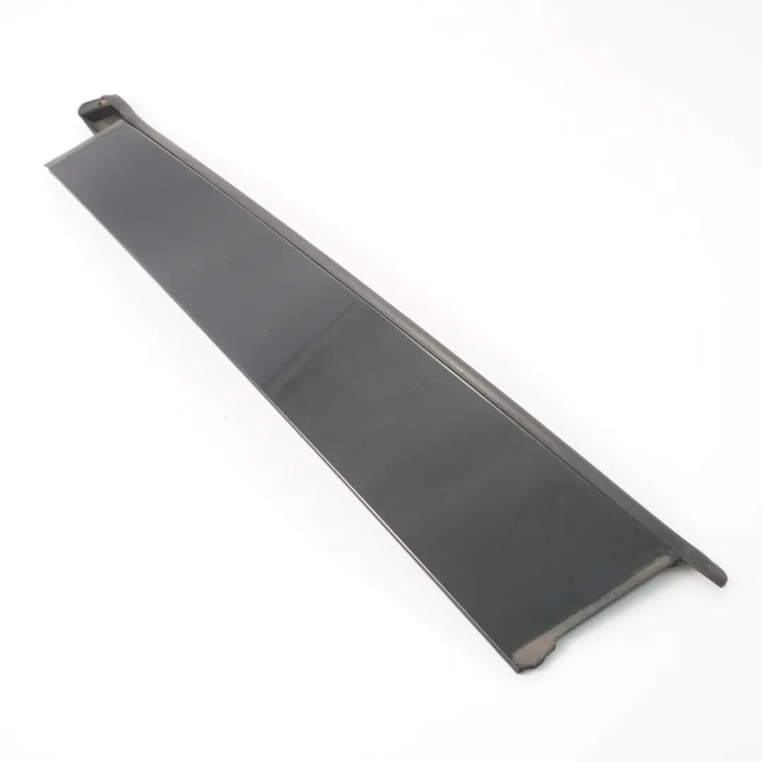 Coprire B Pilastro Striscia posteriore destra per Mercedes W164 con numero di parte A1646903887 Mercedes W164 Coprire B Pilastro Striscia posteriore destra - SKU A1646903887 - Numero di parte A1646903887