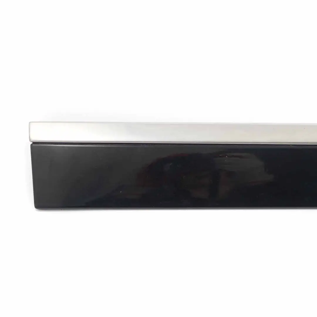 Modanatura porta anteriore destra Striscia Nero Ossidiana per Mercedes ML W164 con numero di parte A1646905262 Mercedes ML W164 Modanatura porta anteriore destra Striscia Nero Ossidiana - SKU A1646905262-OB - Numero di parte A1646905262