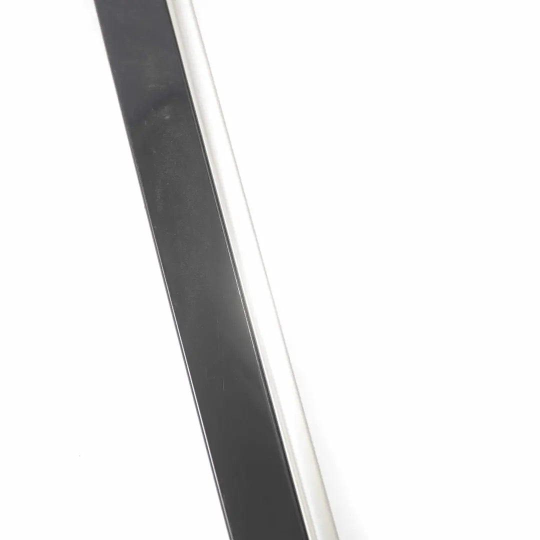 Moldura puerta delantera derecha Tira Negro Obsidiana para Mercedes ML W164 con número de pieza A1646905262 Mercedes ML W164 Moldura puerta delantera derecha Tira Negro Obsidiana - SKU A1646905262-OB - Número de pieza A1646905262