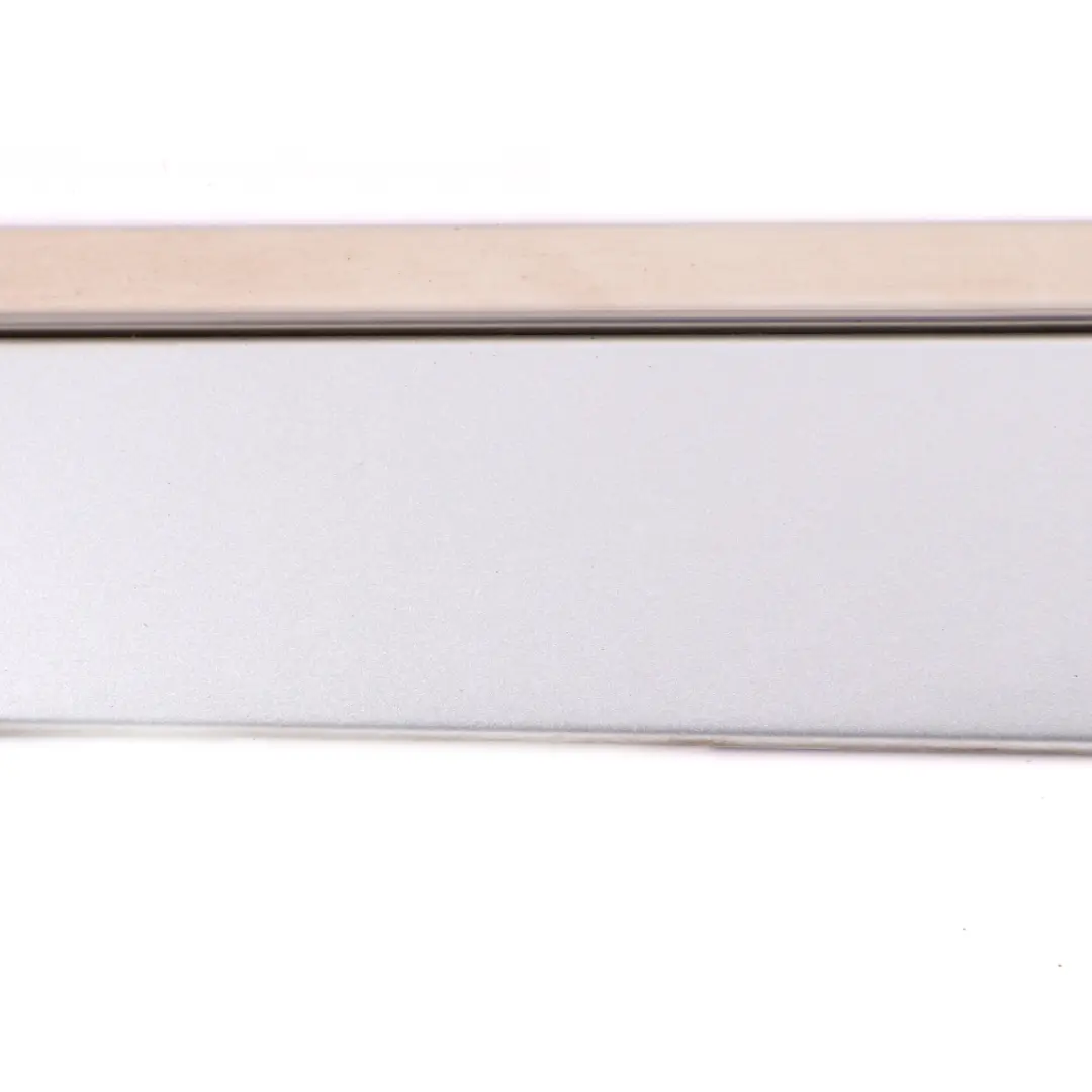 Modanatura Porta Posteriore Sinistra Iridium Silver - 775 per Mercedes ML W164 con numero di parte A1646905362 Mercedes ML W164 Modanatura Porta Posteriore Sinistra Iridium Silver - 775 - SKU A1646905362-IRS - Numero di parte A1646905362