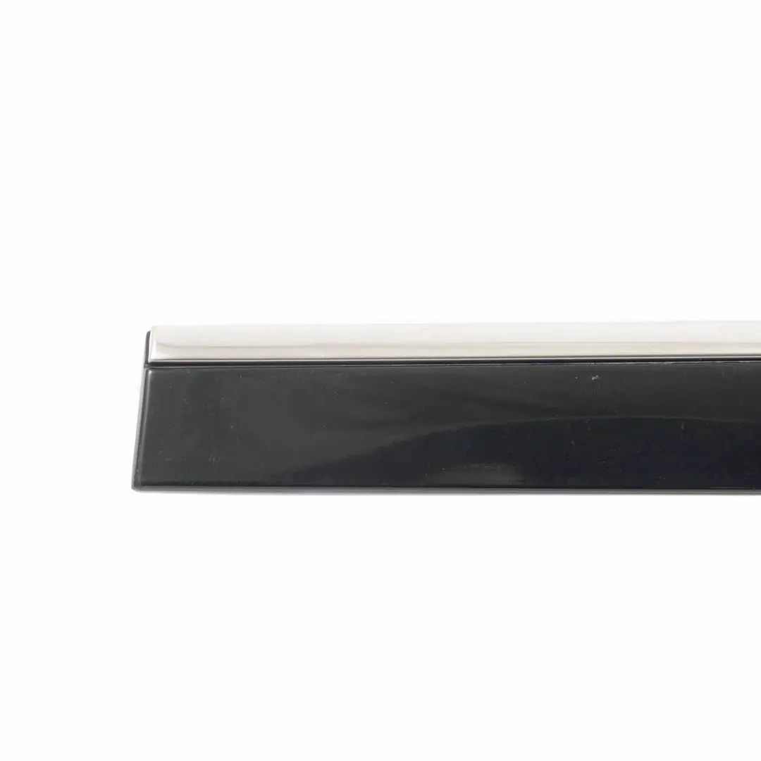 Moldura de puerta trasera izquierda Strip Obsidian Negro - 197 para Mercedes ML W164 con número de pieza A1646905362 Mercedes ML W164 Moldura de puerta trasera izquierda Strip Obsidian Negro - 197 - SKU A1646905362-OB - Número de pieza A1646905362