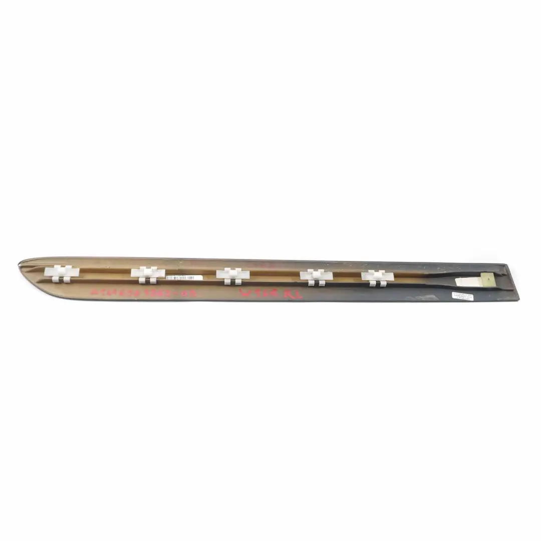 Mercedes ML W164 modanatura porta posteriore sinistra striscia nero ossidiana - SKU A1646905362-OB - Numero di parte A1646905362