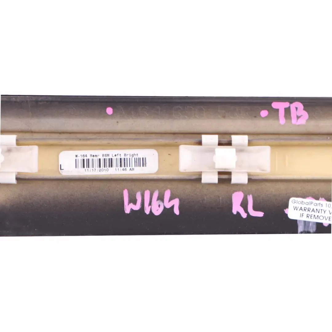 Türverkleidung Hinten Links Leiste Tansanitblau - 359 für Mercedes ML W164 mit Teilenummer A1646905362 Mercedes ML W164 Türverkleidung Hinten Links Leiste Tansanitblau - 359 - SKU A1646905362-TB - Teilenummer A1646905362