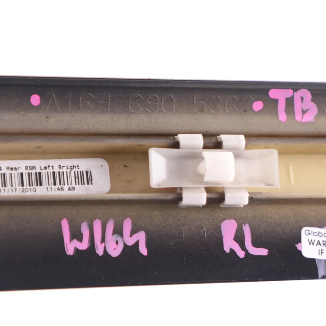 modanatura porta posteriore sinistra striscia blu tanzanite 359 per Mercedes ML W164 con numero di parte A1646905362 Mercedes ML W164 modanatura porta posteriore sinistra striscia blu tanzanite 359 - SKU A1646905362-TB - Numero di parte A1646905362