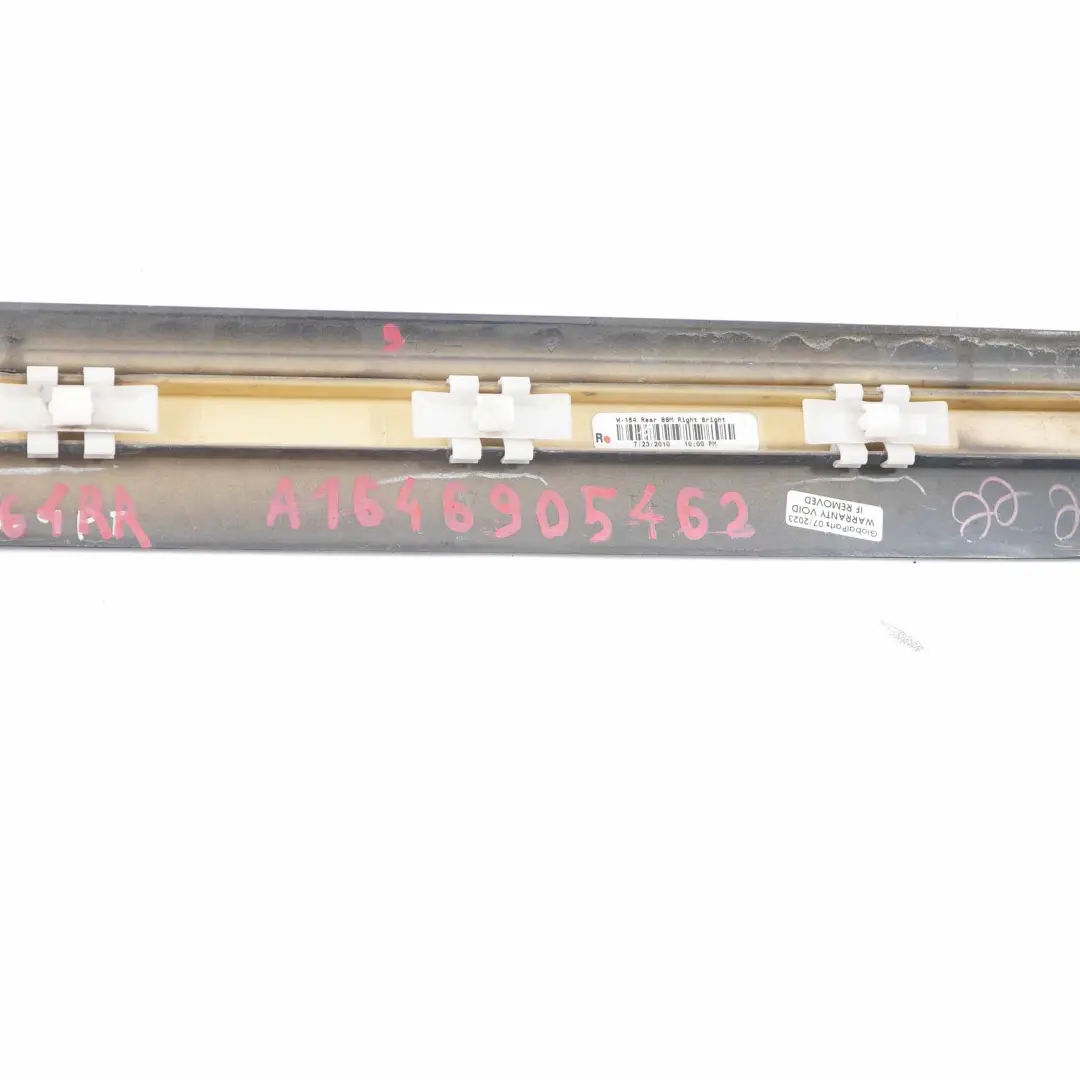 Door Trim Rear Right O/S Moulding Strip Obsidian Black - 197 to Mercedes ML W164 with Part number A1646905462 Mercedes ML W164 Door Trim Rear Right O/S Moulding Strip Obsidian Black - 197 - SKU A1646905462-OB - Part number A1646905462