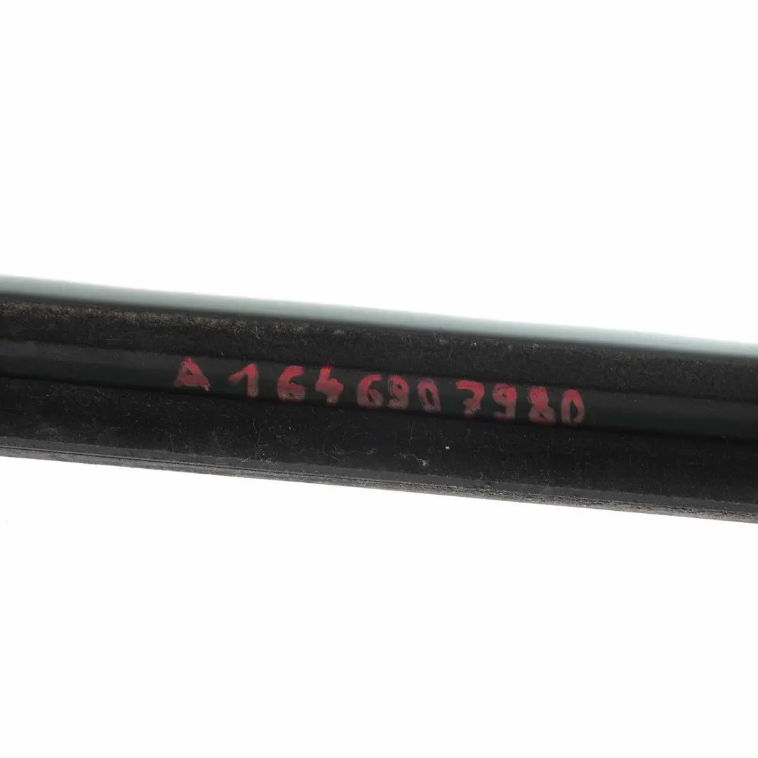 Fensterleiste Tür Hinten Links Zierleiste Chrom für Mercedes W164 mit Teilenummer A1646907980 Mercedes W164 Fensterleiste Tür Hinten Links Zierleiste Chrom - SKU A1646907980 - Teilenummer A1646907980
