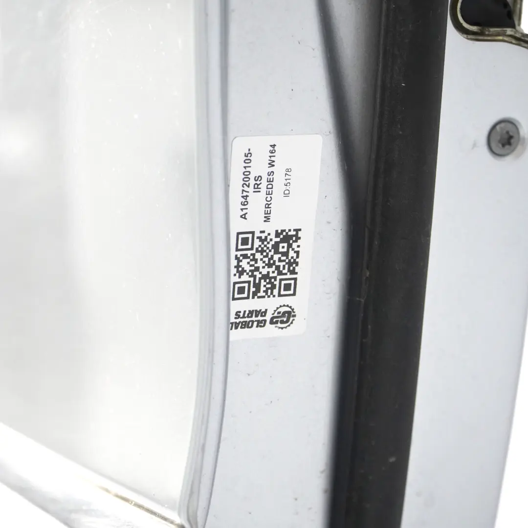 Porta anteriore sinistra Iridium Silver Metallic - 775 per Mercedes W164 con numero di parte A1647200105 Mercedes W164 Porta anteriore sinistra Iridium Silver Metallic - 775 - SKU A1647200105-IRS - Numero di parte A1647200105