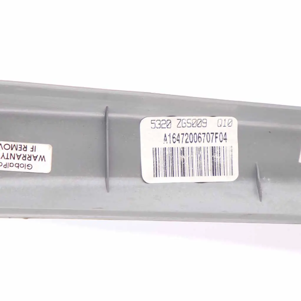 Osłona Listwa Szyby Drzwi Prawy Przód Szara do Mercedes ML W164 o numerze A1647200670 Mercedes ML W164 Osłona Listwa Szyby Drzwi Prawy Przód Szara - SKU A1647200670-1 - Numer Części A1647200670