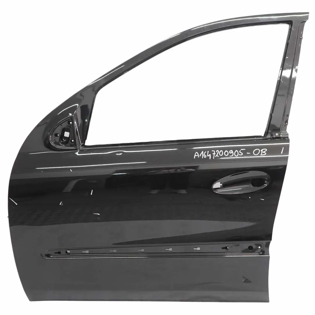 Puerta Delantera Izquierda Negro Obsidiana Metalizado - 197 para Mercedes W164 con número de pieza A1647200905 Mercedes W164 Puerta Delantera Izquierda Negro Obsidiana Metalizado - 197 - SKU A1647200905-OB - Número de pieza A1647200905