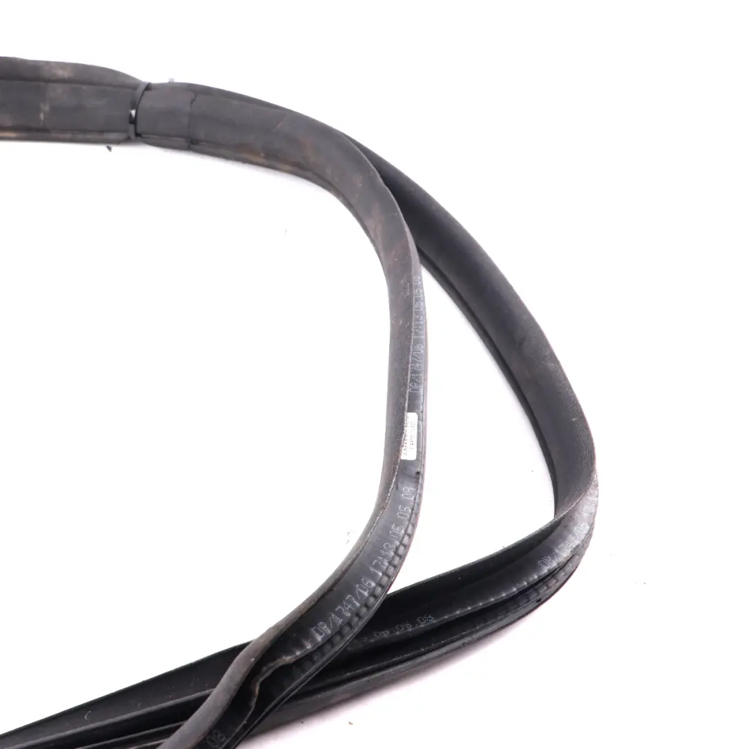 Guarnizione Porta Anteriore Sinistra Destra Nero per Mercedes W164 con numero di parte A1647201278 Mercedes W164 Guarnizione Porta Anteriore Sinistra Destra Nero - SKU A1647201278 - Numero di parte A1647201278