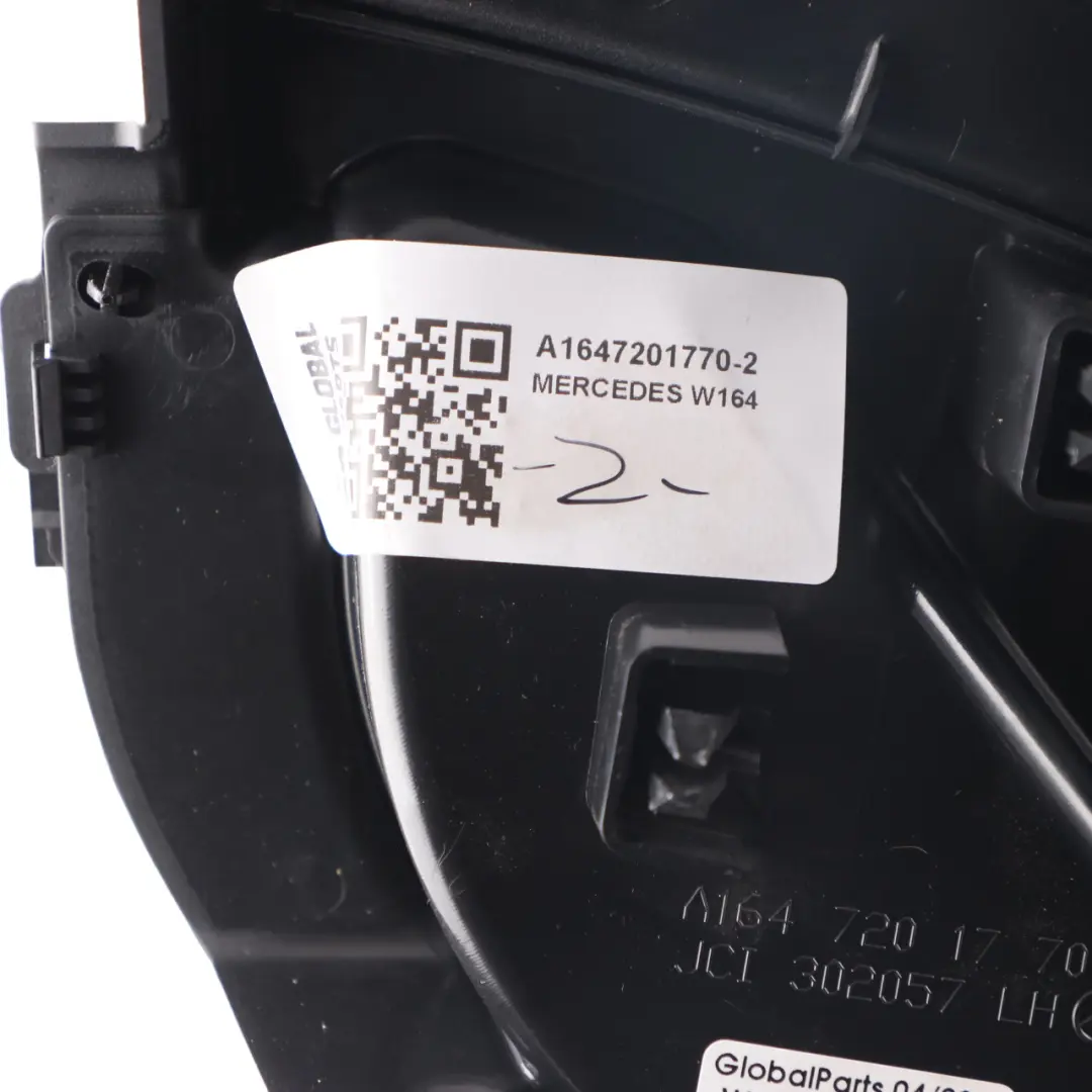 Tapa Altavoz Delantero Izquierdo Embellecedor Gris para Mercedes W164 con número de pieza A1647201770 Mercedes W164 Tapa Altavoz Delantero Izquierdo Embellecedor Gris - SKU A1647201770-2 - Número de pieza A1647201770