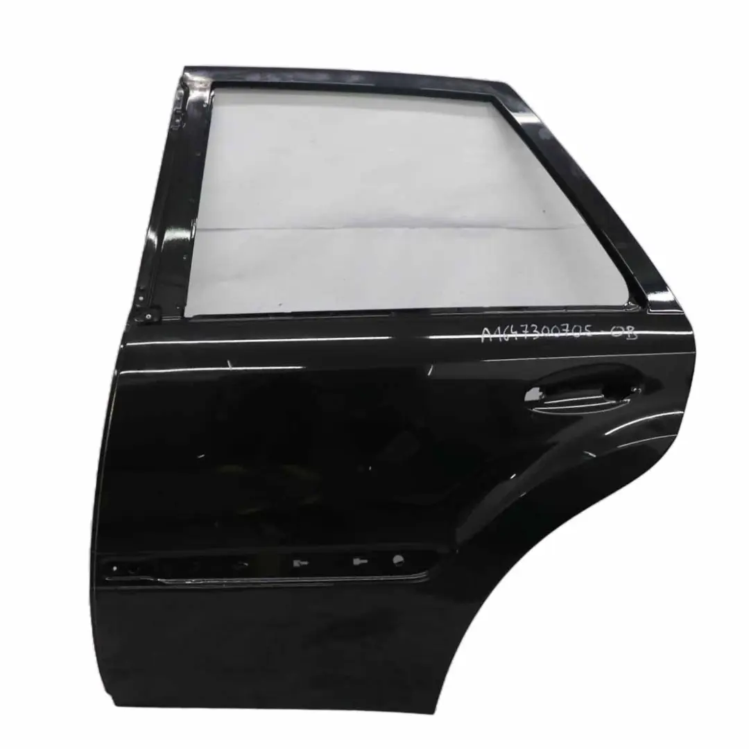 Puerta Trasera Izquierda Negro Obsidiana Metalizado - 197 para Mercedes ML W164 con número de pieza A1647300105 Mercedes ML W164 Puerta Trasera Izquierda Negro Obsidiana Metalizado - 197 - SKU A1647300705-OB - Número de pieza A1647300105