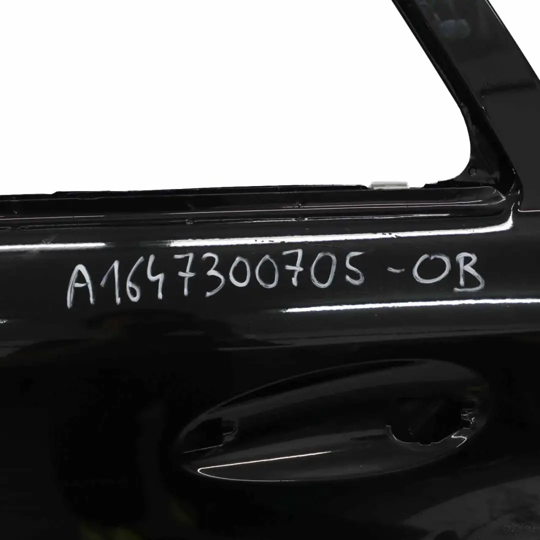 Mercedes ML W164 Puerta Trasera Izquierda Negro Obsidiana Metalizado - 197 - SKU A1647300705-OB - Número de pieza A1647300105