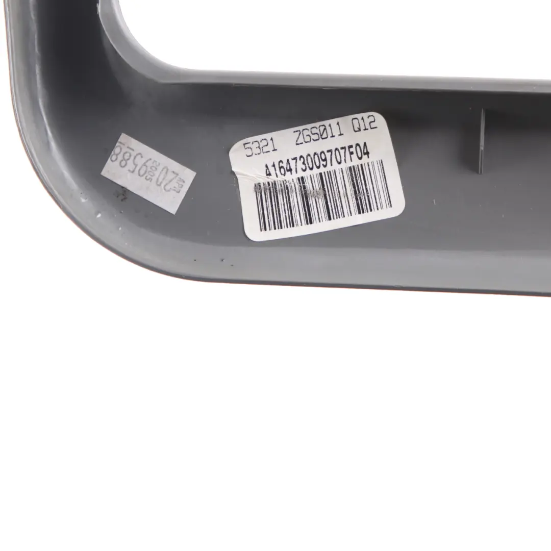 Coperchio telaio finestrino posteriore sinistro Grigio per Mercedes W164 con numero di parte A1647300970 Mercedes W164 Coperchio telaio finestrino posteriore sinistro Grigio - SKU A1647300970-1 - Numero di parte A1647300970
